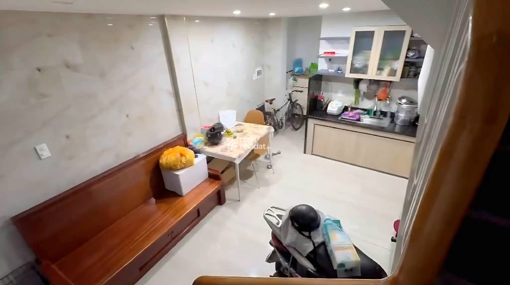 MẶT TIỀN KD NGUYỄN TRỌNG TUYỂN, PHÚ NHUẬN, 60M2 CÓ KC TIỆN CẢI TẠO. GIẢM 2T CHỈ CÒN 19T TL 