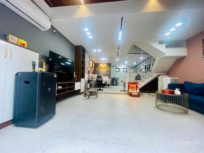 SOS!! Sở hữu ngay nhà trung tâm Sài Gòn - Đường Bà Triệu, Phường 12, Quận 5 - Gần bệnh viện Chợ Rẫy