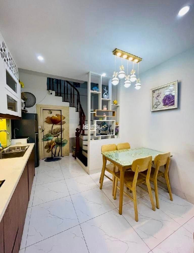 Do công việc cần chuyển nhà bán căn hộ 127m2: 3 ngủ view Đại sứ quán Nga (Đông Nam) LH: 0981 274 ***