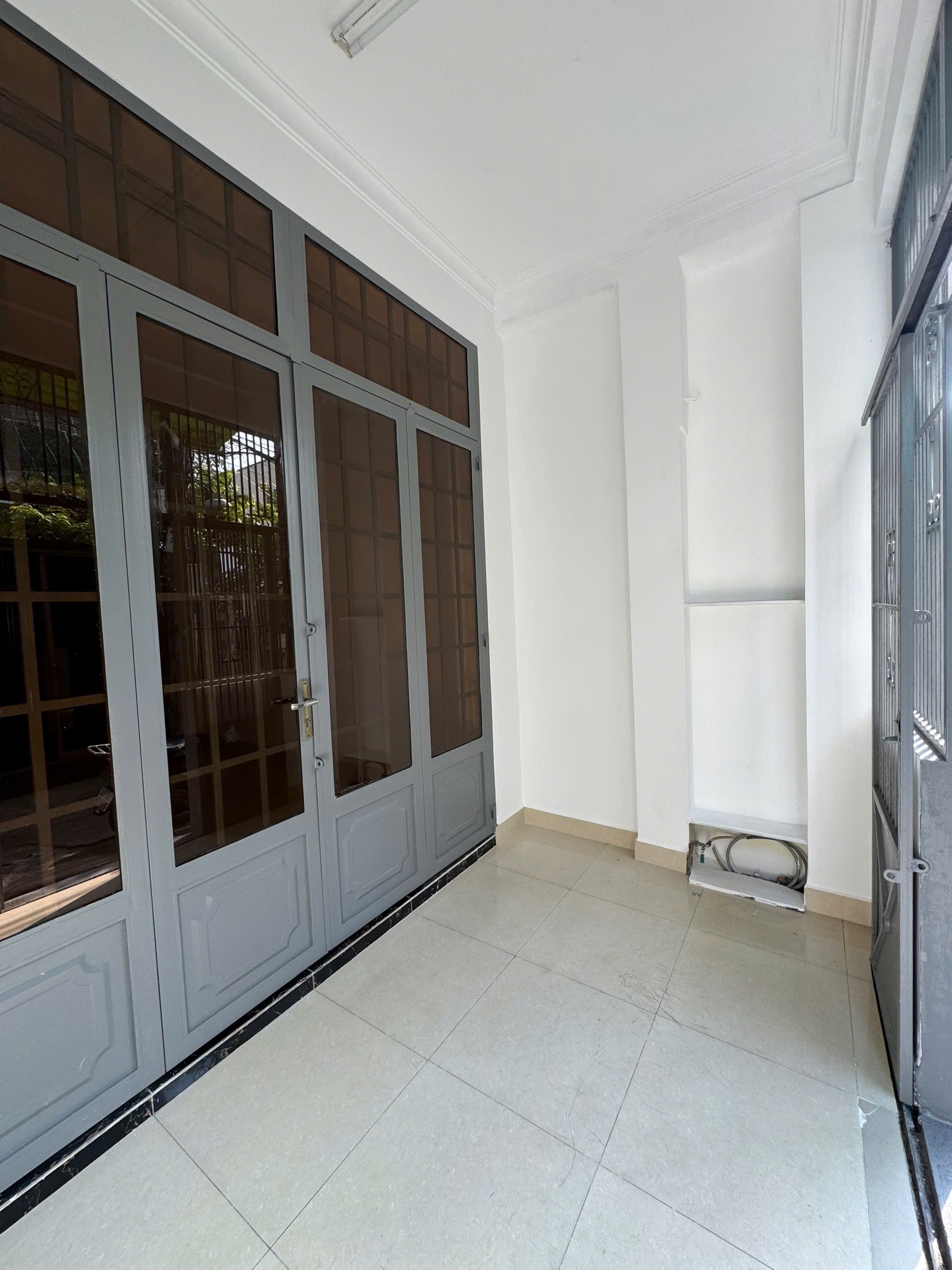 BÁN NHÀ HẺM PHẠM THẾ HIỂN P5 Q8 SÁT MẶT ĐƯỜNG