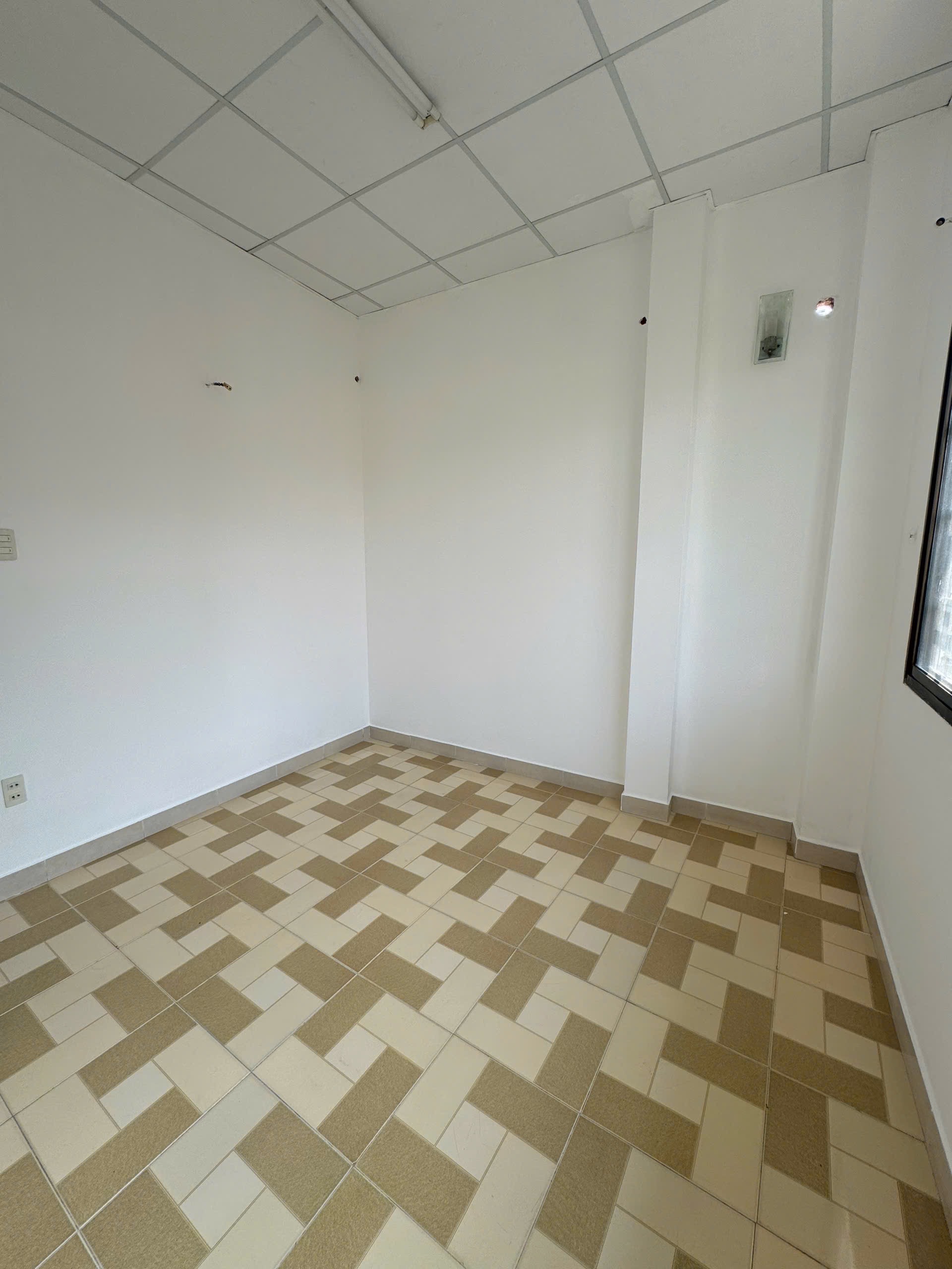 BÁN NHÀ HẺM PHẠM THẾ HIỂN P5 Q8 SÁT MẶT ĐƯỜNG