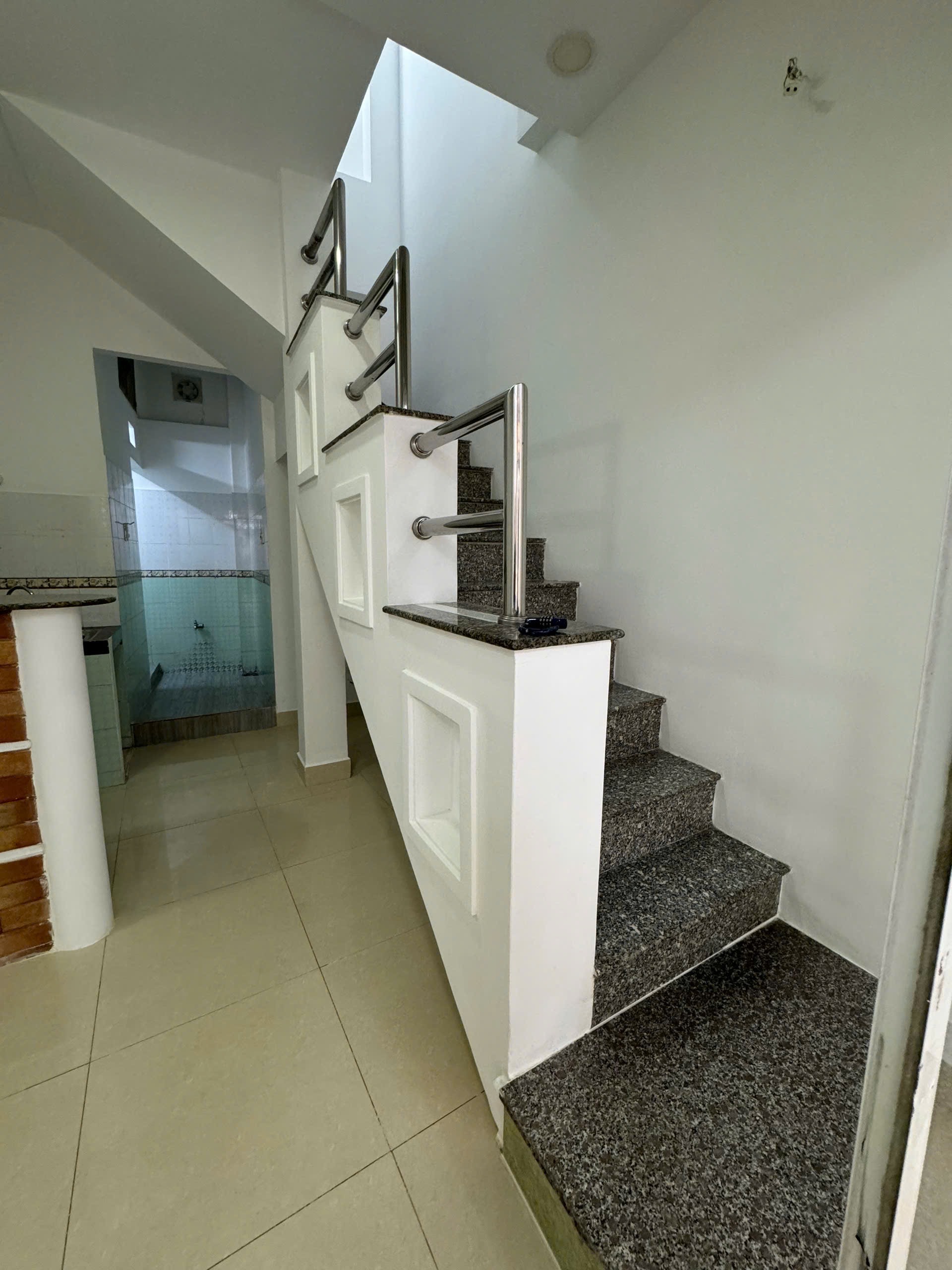 BÁN NHÀ HẺM PHẠM THẾ HIỂN P5 Q8 SÁT MẶT ĐƯỜNG