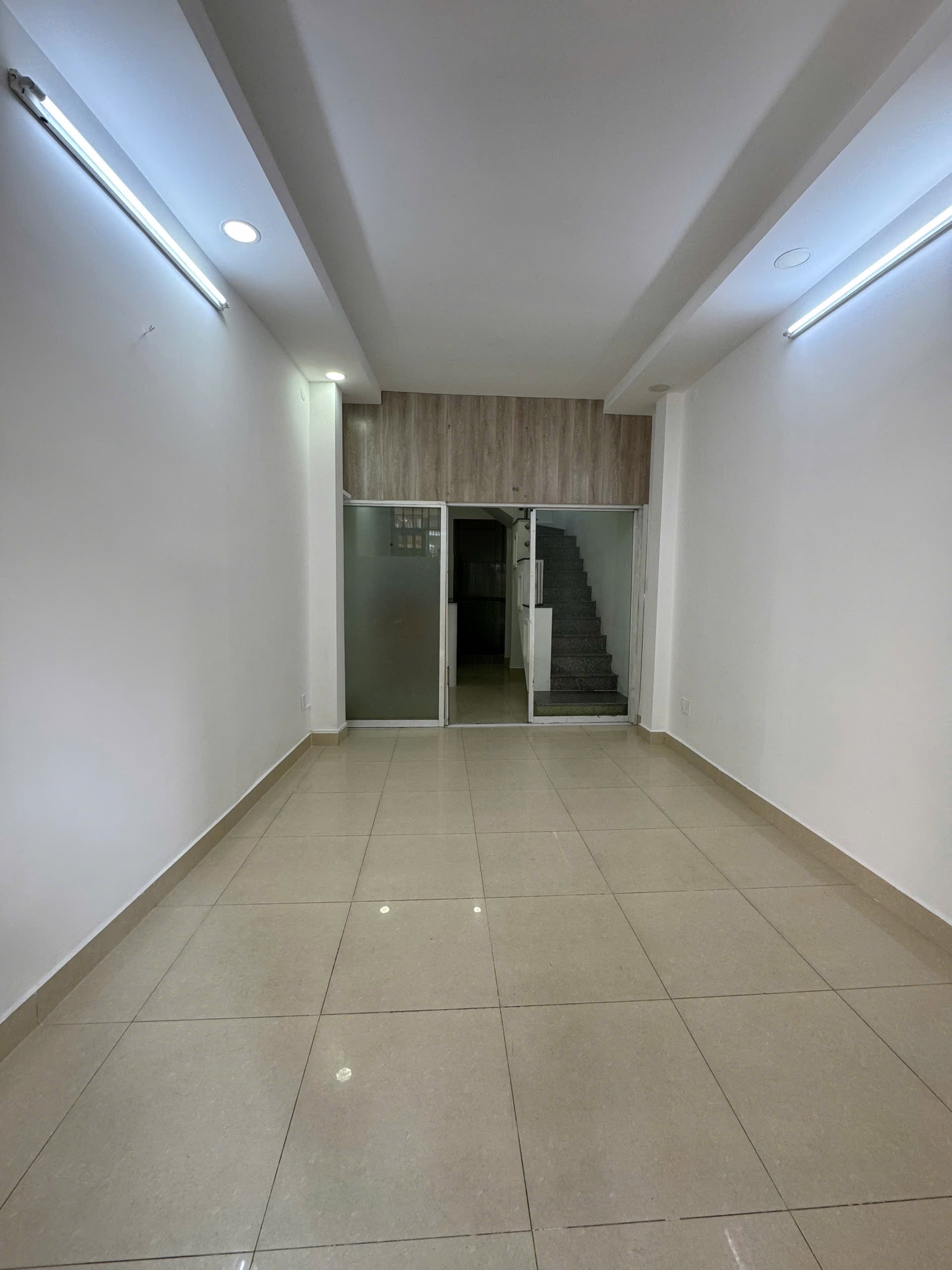 BÁN NHÀ HẺM PHẠM THẾ HIỂN P5 Q8 SÁT MẶT ĐƯỜNG
