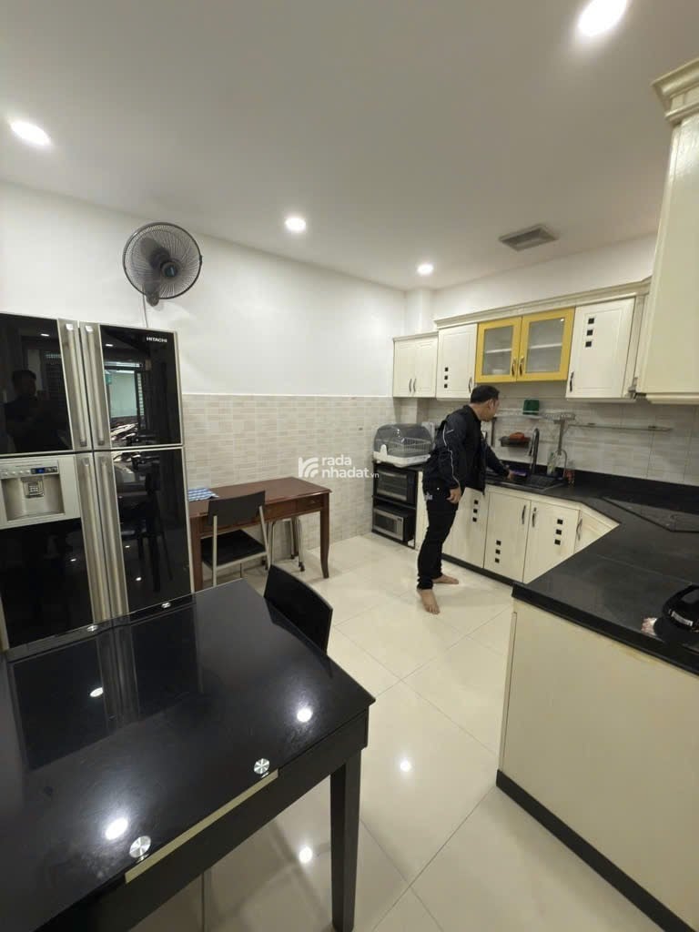 NHÀ ĐẸP GIÁ TỐT - HẺM XE HƠI - TẶNG FULL NỘI THẤT 