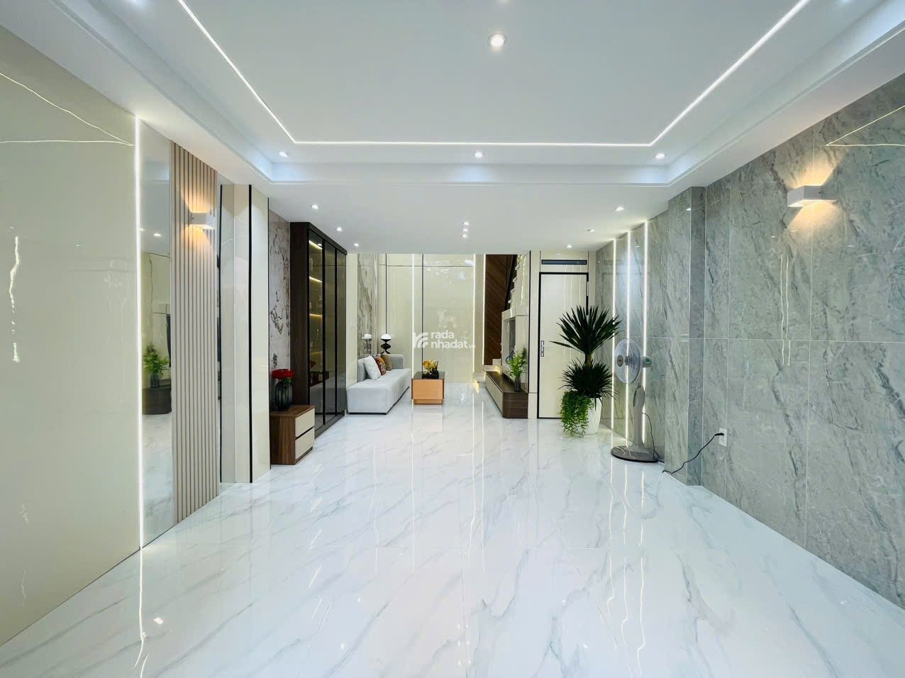 Bán nhà ngộp 66m2, giá 2 tỷ 150 triệu đường Lê Văn Việt, Long Thạnh Mỹ, Quận 9, HĐ thuê 14 triệu/th