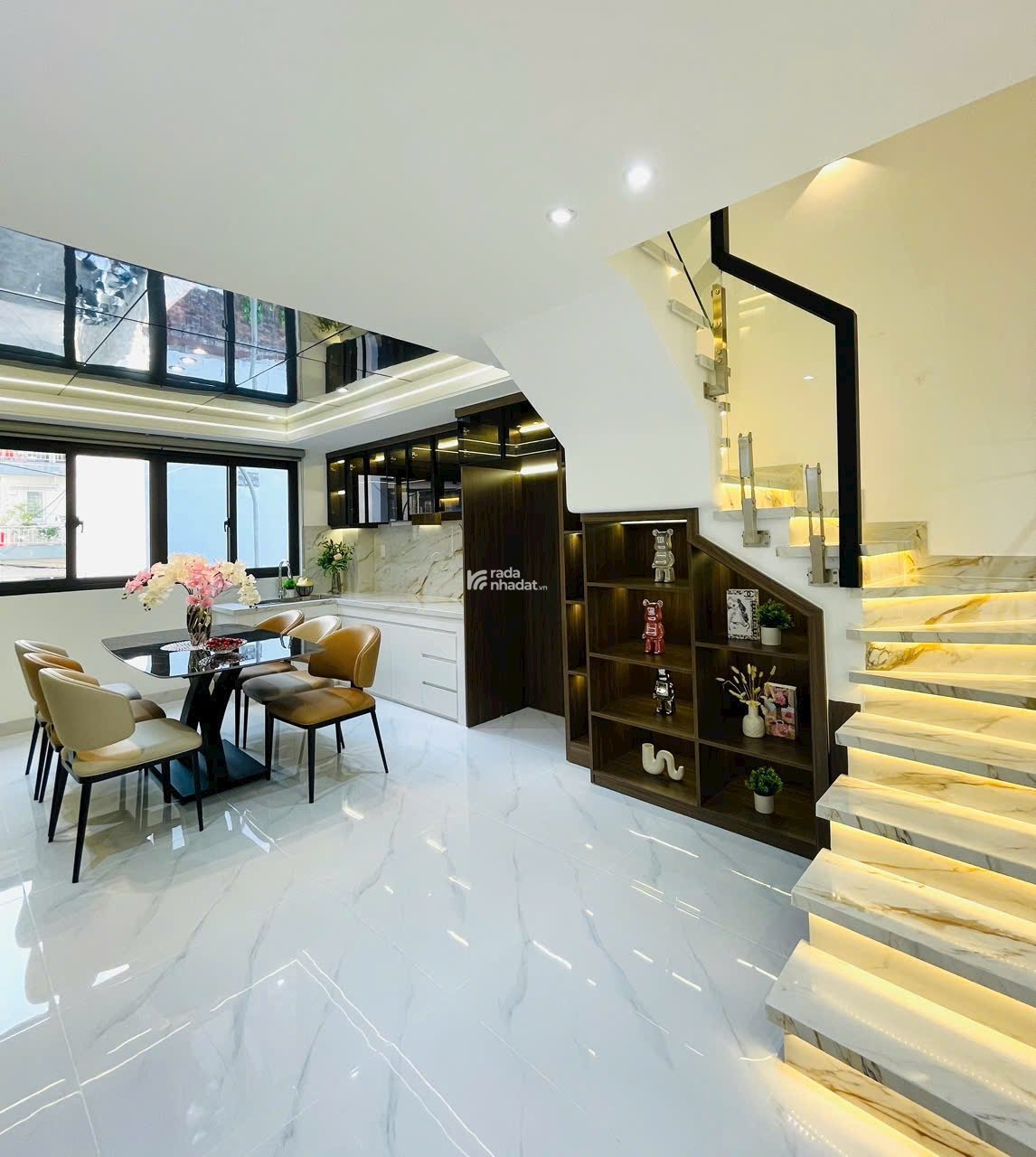 Bán nhà ngộp 66m2, giá 2 tỷ 150 triệu đường Lê Văn Việt, Long Thạnh Mỹ, Quận 9, HĐ thuê 14 triệu/th