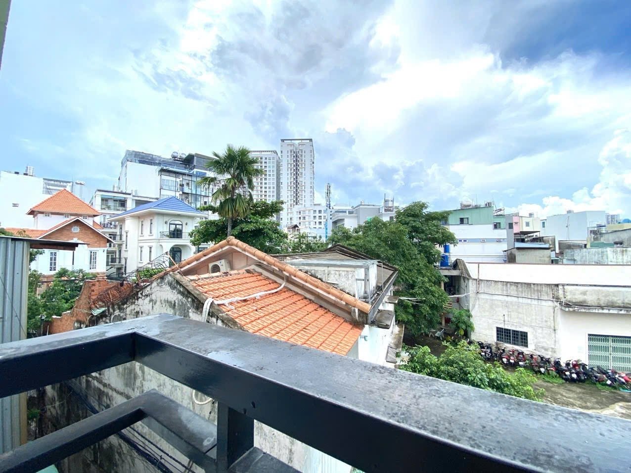 Phòng trọ Ban Công Quận 3 Gần Đại Học Sư Phạm, Học Viện Hàng Không, Vòng Xoay Dân Chủ, Toà Viettel