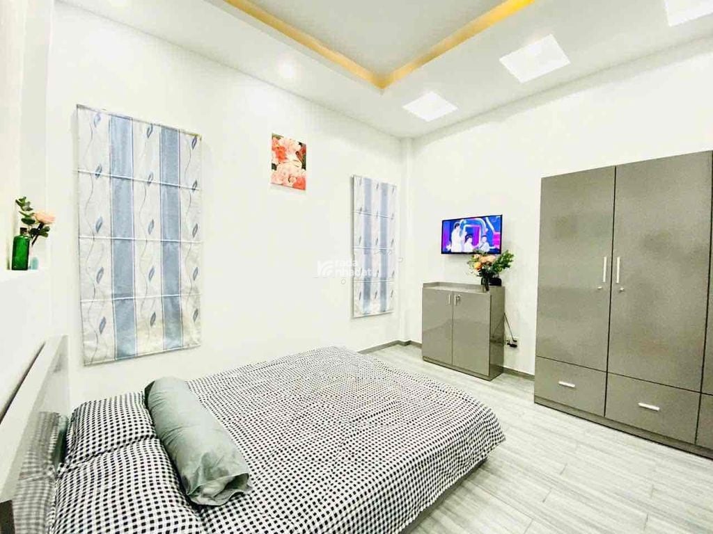 NHÀ MỚI SAU LƯNG GIGAMALL ,3LÂU, 4PN,6WC NTCC GIÁ 21TR ,CHDV,HOMESTAY