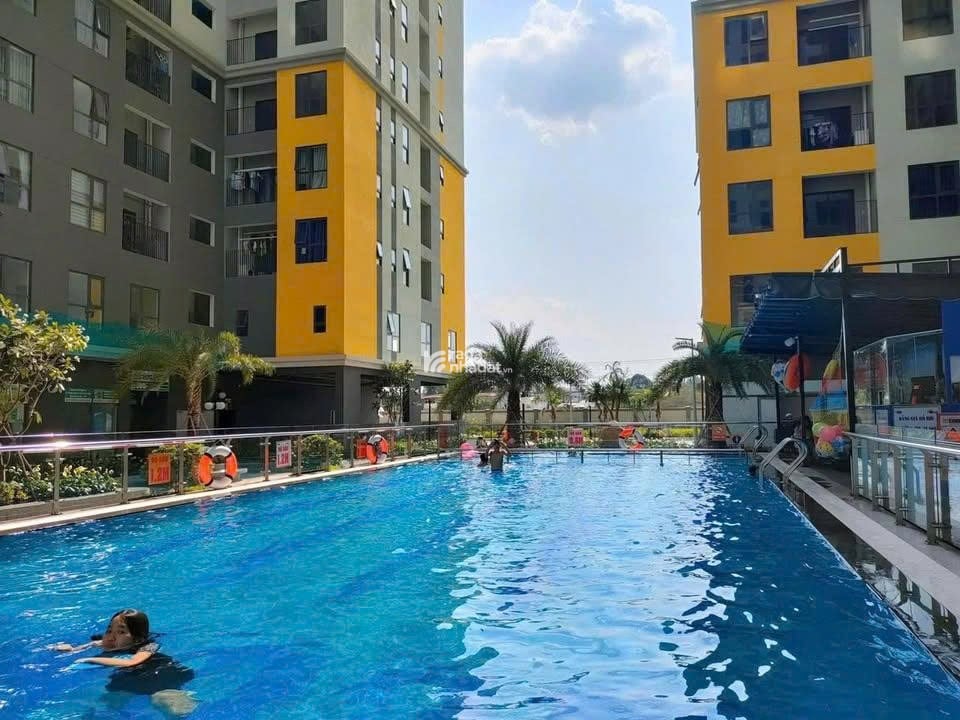 Căn hộ 1ty9 Ngay làng ĐH- 2PN/2WC- 60M2 view hồ bơi
