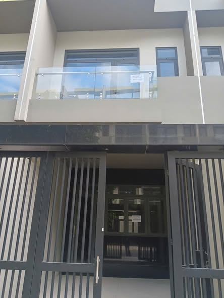 Cho Thuê Nhà Phố TM Bcons Uni Valley - 4 tầng - Giá chỉ 10 triệu/tháng