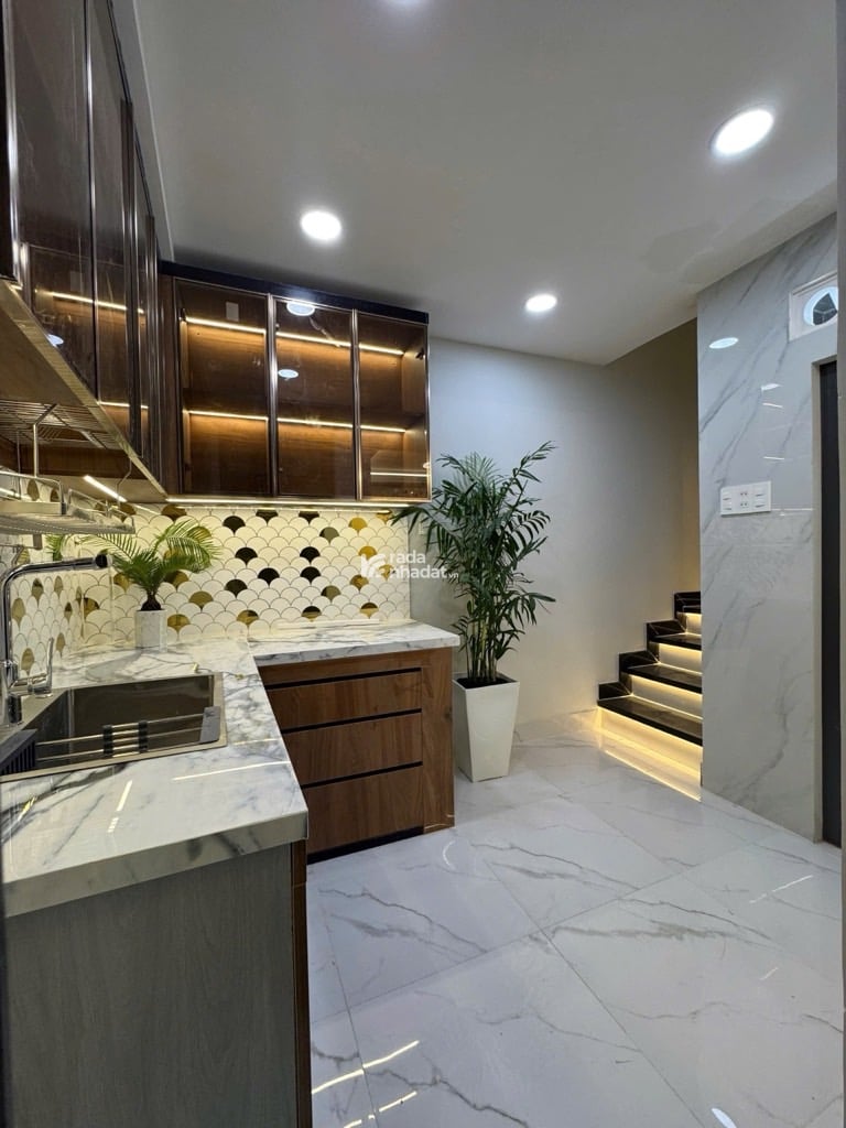 NHÀ SIÊU ĐẸP QUẬN 6 -  NHÀ 4 TẦNG - NGAY TRỤC GIAO THÔNG CHỢ LỚN 