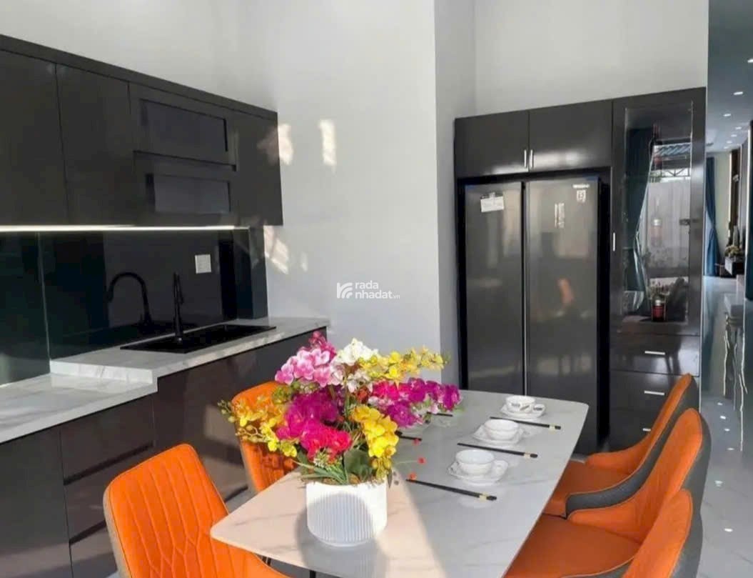 Cần bán gấp Nhà gần chợ Bình Chánh. Giá 839 triệu 