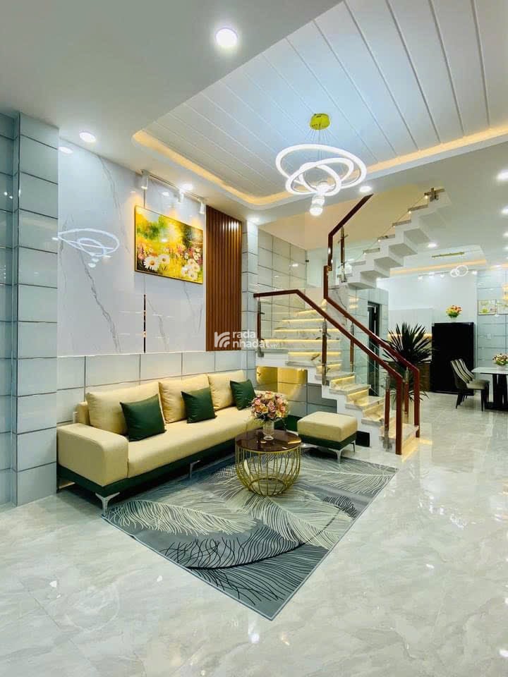 Bán nhà 42m2 Lê Quang Định,Bình Thạnh xây dựng 4 tầng giá 2tỷ150.Gần chợ Bà Chiểu.Hẻm 6m. Sổ riêng.