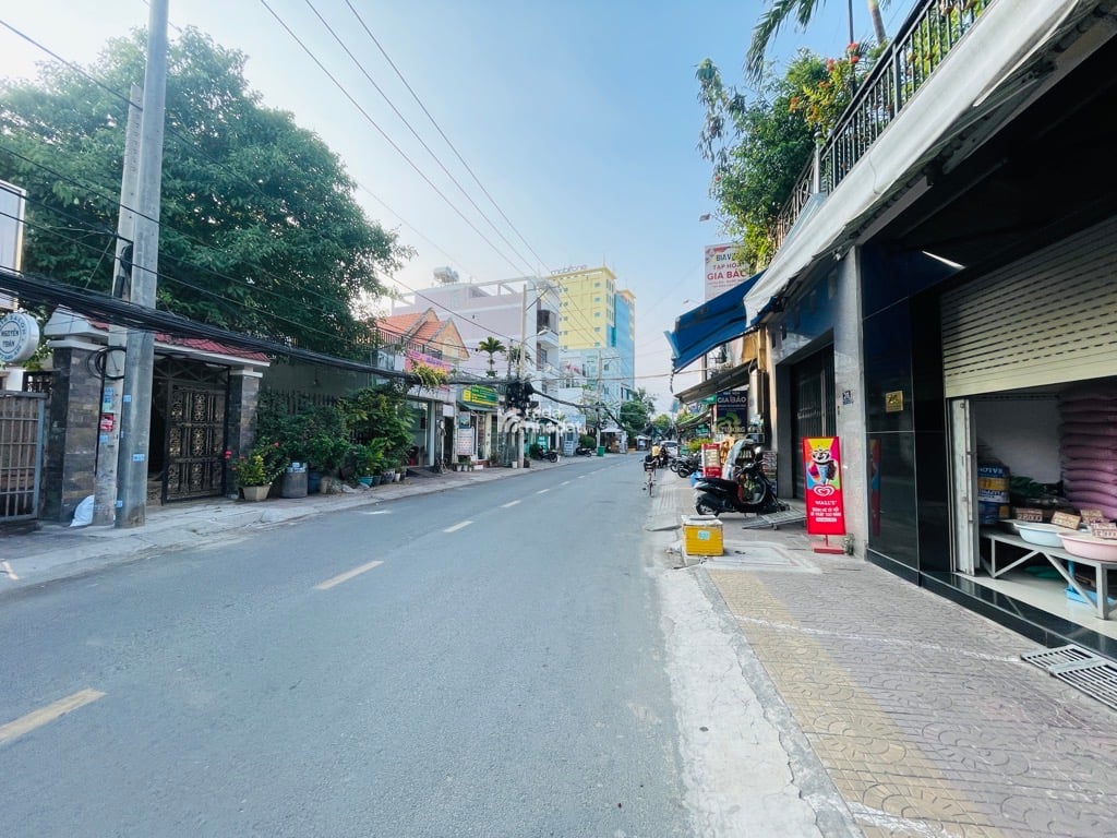 MẶT TIỀN KINH DOANH TỐT, DÒNG TIỀN ỔN ĐỊNH, GẦN NGÃ 4 T. ĐỨC 5X27; 16,5 TỶ.