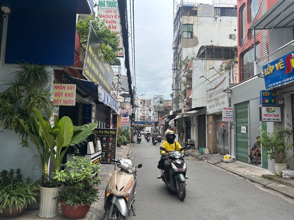 Vị trí siêu đắc địa:  Đường 10m, tuyến đường xương cá kết nối 2 trục chính: Tân Sơn Nhì 