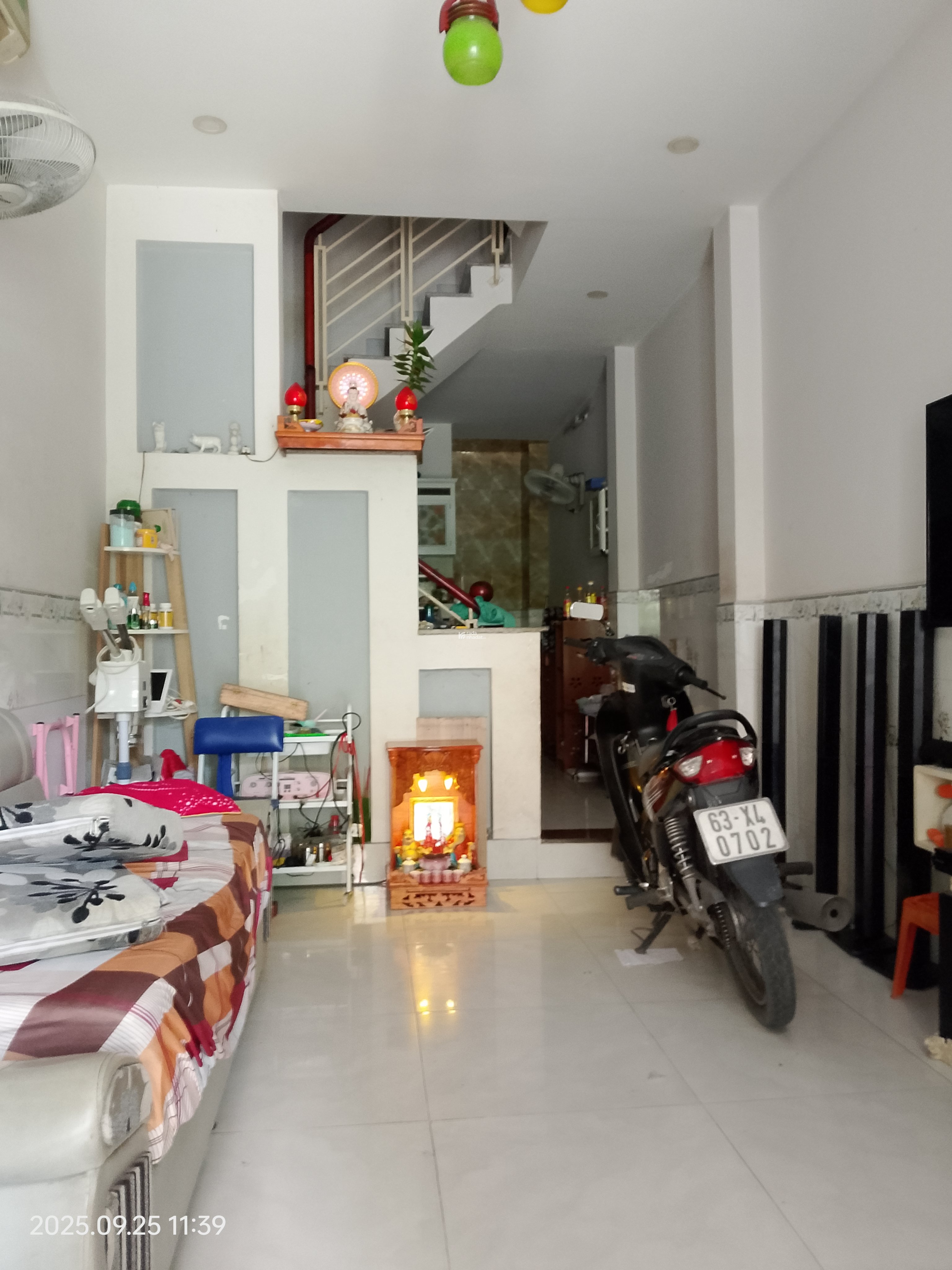 Cần bán nhà mặt tiền đường khu dân cư 