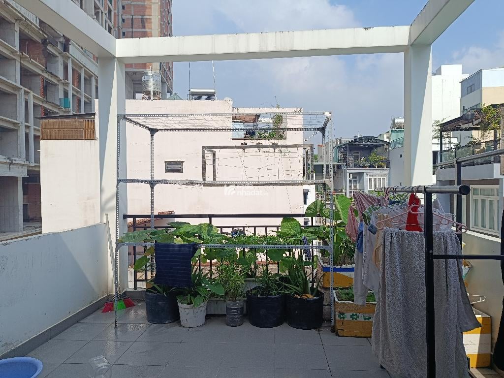 CÁCH MẶT TIỀN 30M - 4 TẦNG ĐỀ THÁM CÔ GIANG QUẬN 1 DT: 3.8*8M- 7 TỶ 7