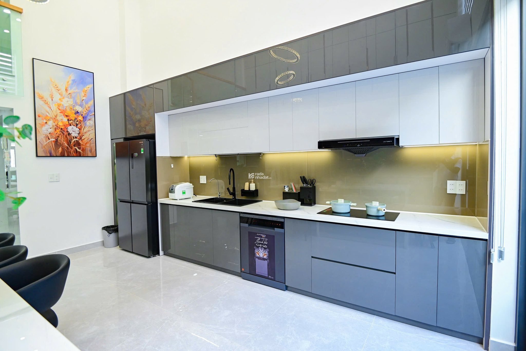 Bán nhà 36/120 Lê Thị Hồng, DT 5x20m, 1 trệt 3 lầu thang máy. Giá 18,5 tỷ