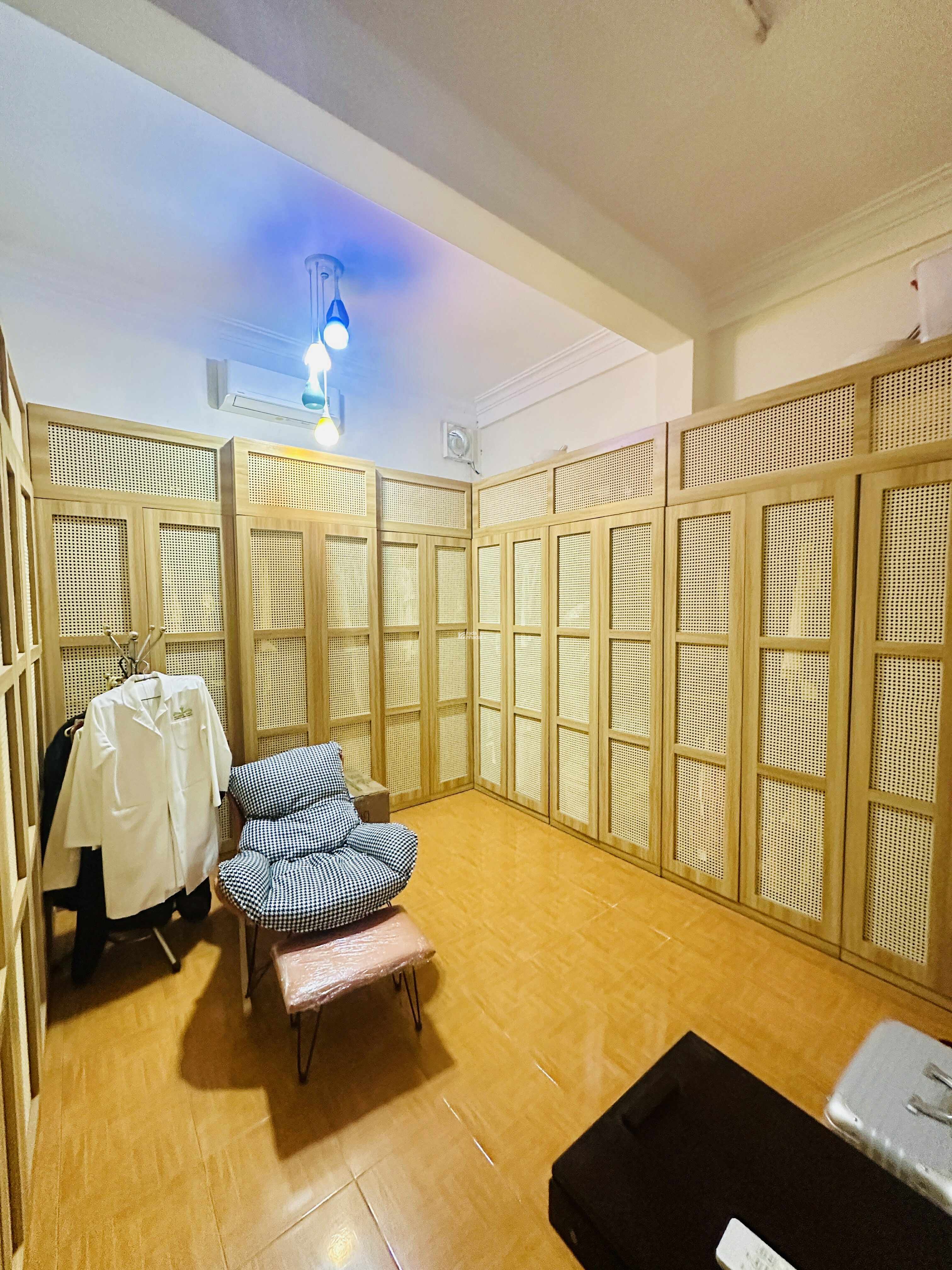 HẺM OTO THÔNG ĐẶNG VĂN NGỮ - NHÀ ĐẸP 5 TẦNG 6PN KTS THIẾT KẾ - 22.5 TỶ