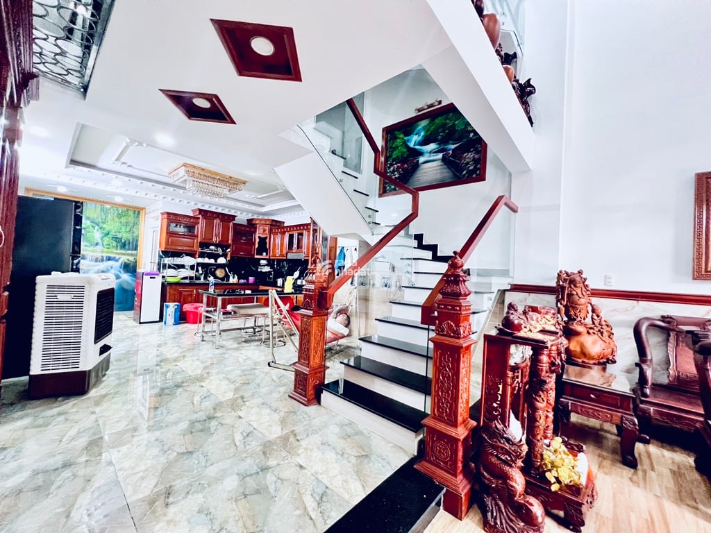 SIÊU PHẨM TÂN BÌNH - MẶT TIỀN KINH DOANH - 76M2 - 6 TẦNG KINH DOANH - GẦN GA T3 & SIÊU THỊ EMART 