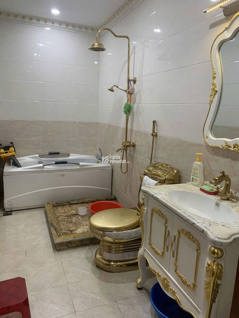 Bán Biệt Thự 600m2 dát vàng, tặng full nội thất - Thu Nhập 120tr/tháng.