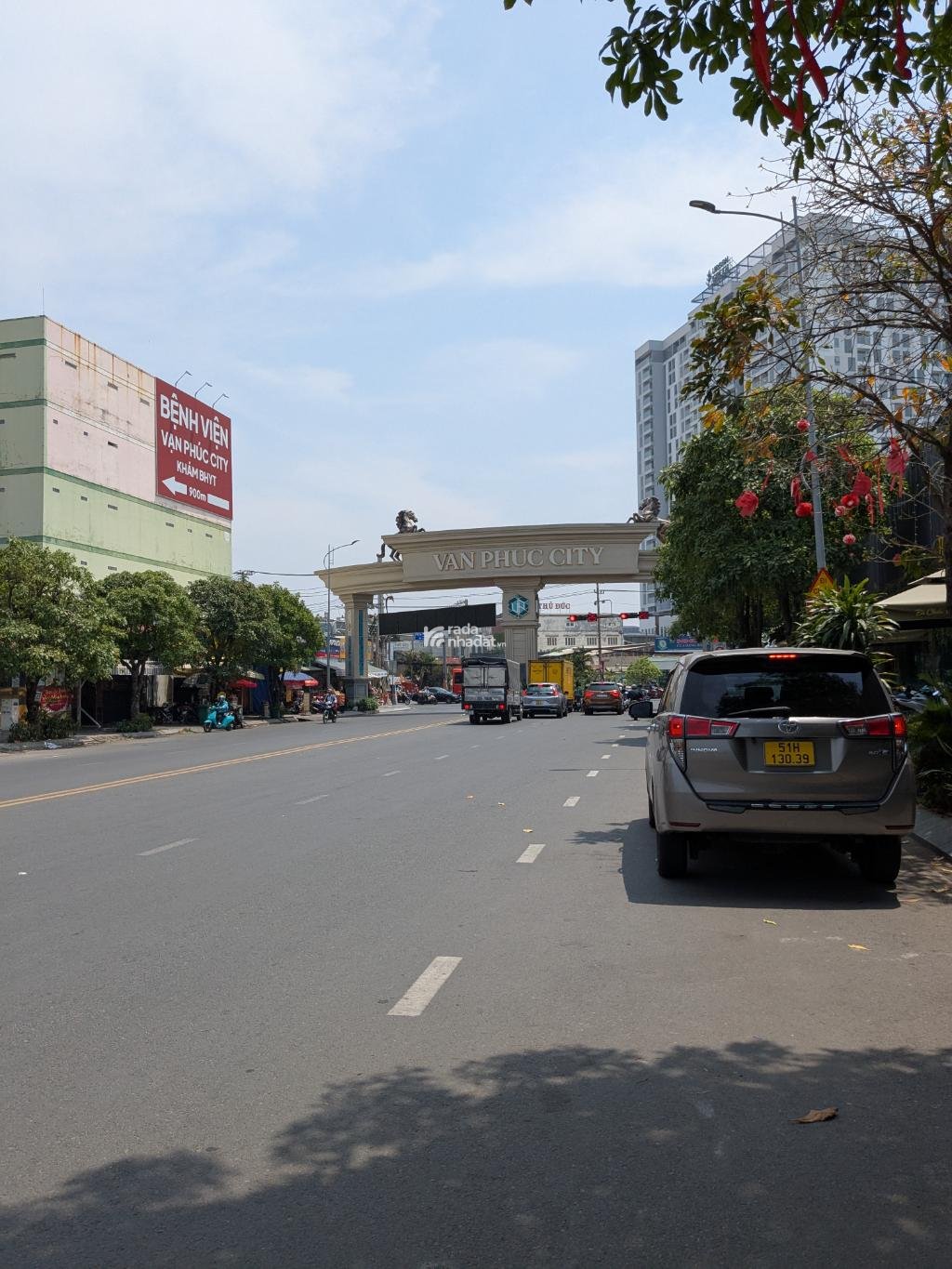 NGAY CỔNG VẠN PHÚC CITY, CĂN GÓC HẺM XE HƠI THÔNG TỨ PHƯƠNG 6X17 CHỈ 6,5 TỶ