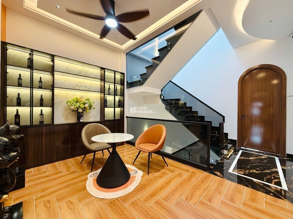 MẶT TIỀN KINH DOANH GÒ VẤP - GIÁP TÂN BÌNH - 100M2 - 4 TẦNG, 4 PN, 4WC - SÂN THƯỢNG RỘNG THOÁNG