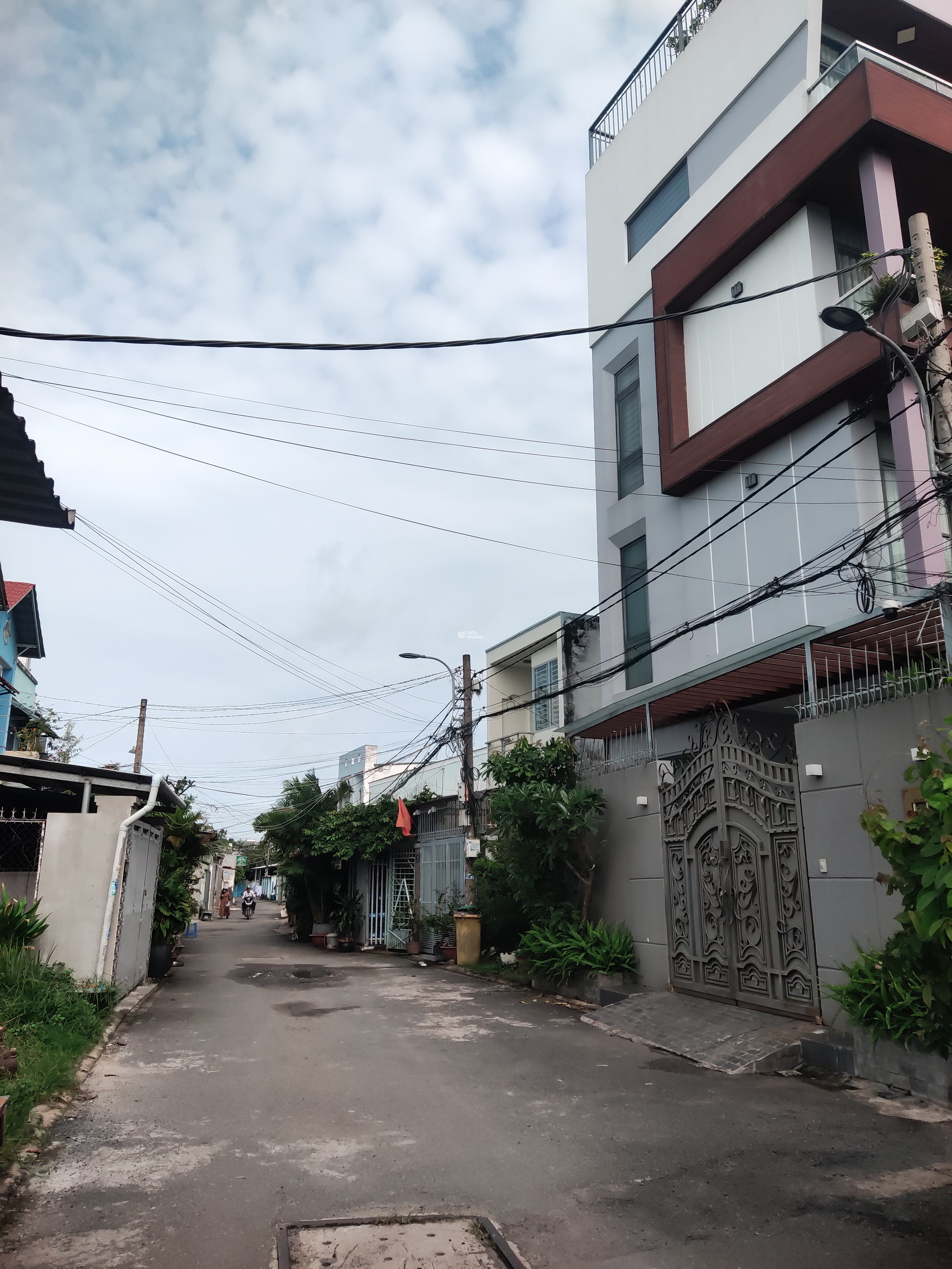 Bán nhà mặt tiền kinh doanh buôn bán Q12