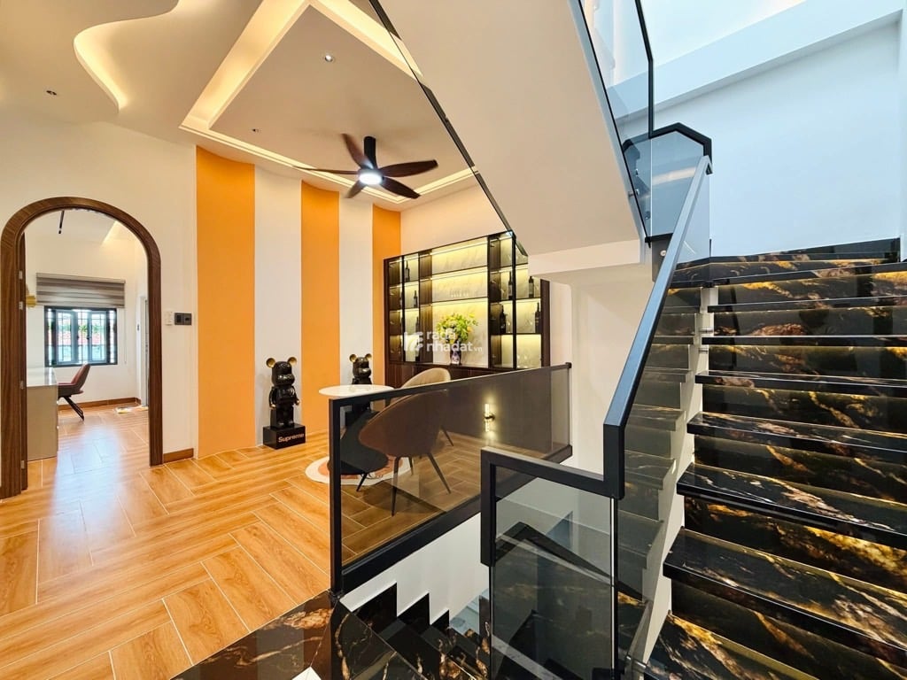 MẶT TIỀN KINH DOANH GÒ VẤP gần TÂN BÌNH - 100M2 - 4 TẦNG, 4 PN, 4WC - SÂN THƯỢNG RỘNG THOÁNG