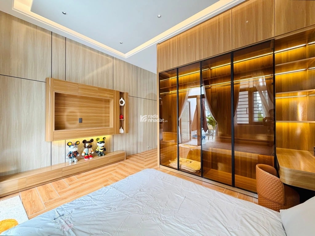 MẶT TIỀN KINH DOANH GÒ VẤP gần TÂN BÌNH - 100M2 - 4 TẦNG, 4 PN, 4WC - SÂN THƯỢNG RỘNG THOÁNG