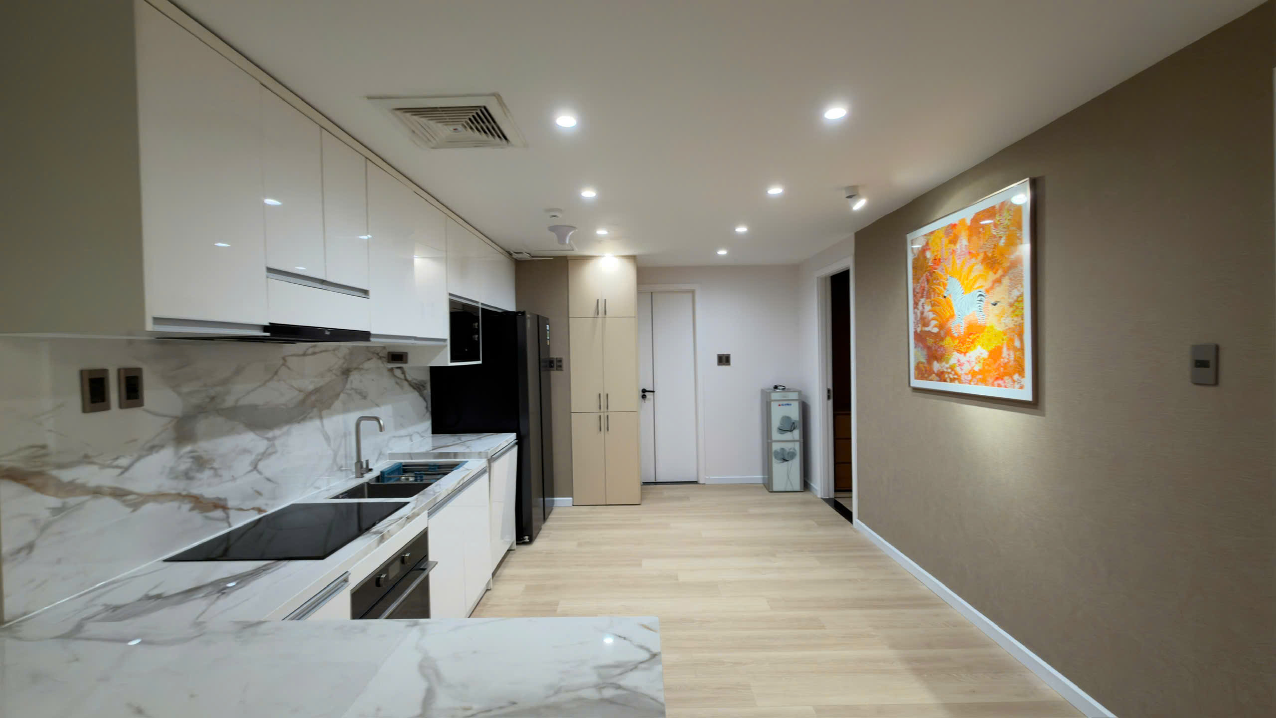 BÁN CĂN HỘ SAILING TOWER QUẬN 1 VIEW NHÀ THỜ ĐỨC BÀ