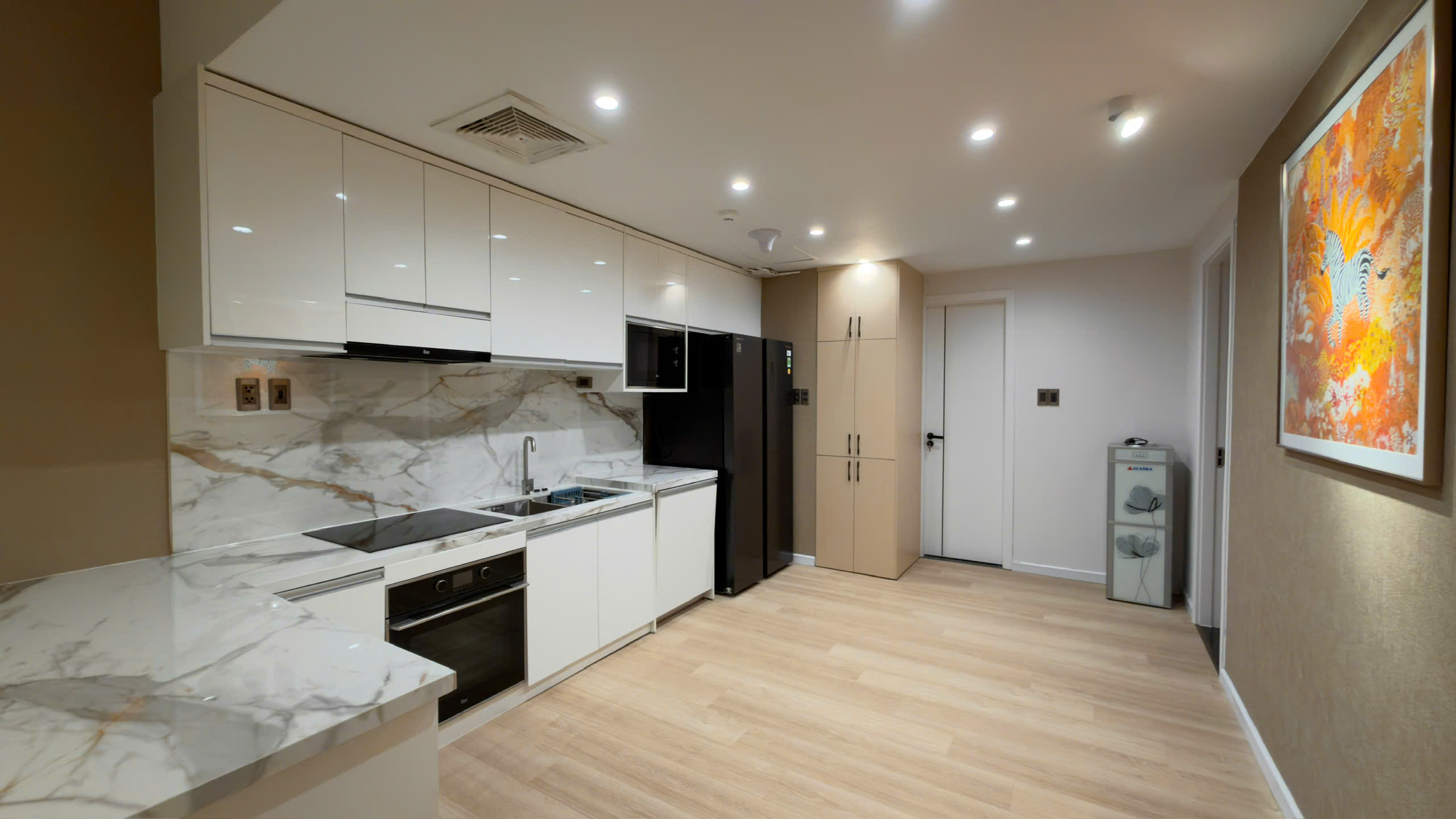 BÁN CĂN HỘ SAILING TOWER QUẬN 1 VIEW NHÀ THỜ ĐỨC BÀ