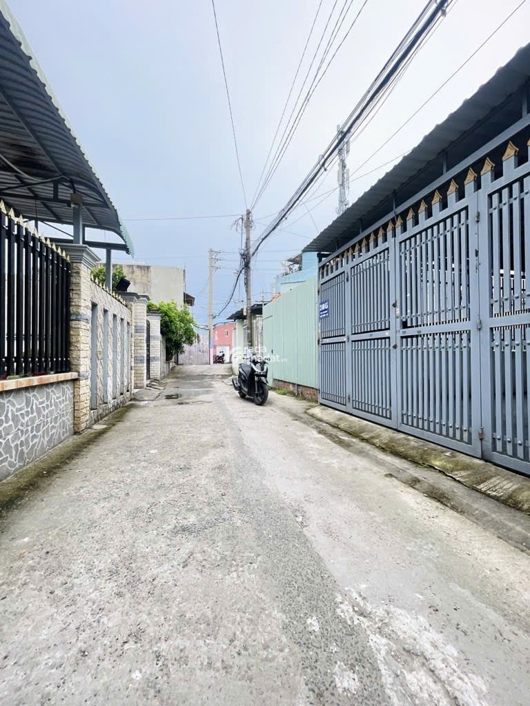 BÁN GẤP NHÀ NGUYỄN ẢNH THỦ QUẬN 12 2 LẦU NGANG  5M NỞ HẬU 2 MẶT HẺM XE HƠI CHỈ 7 TỶ TL