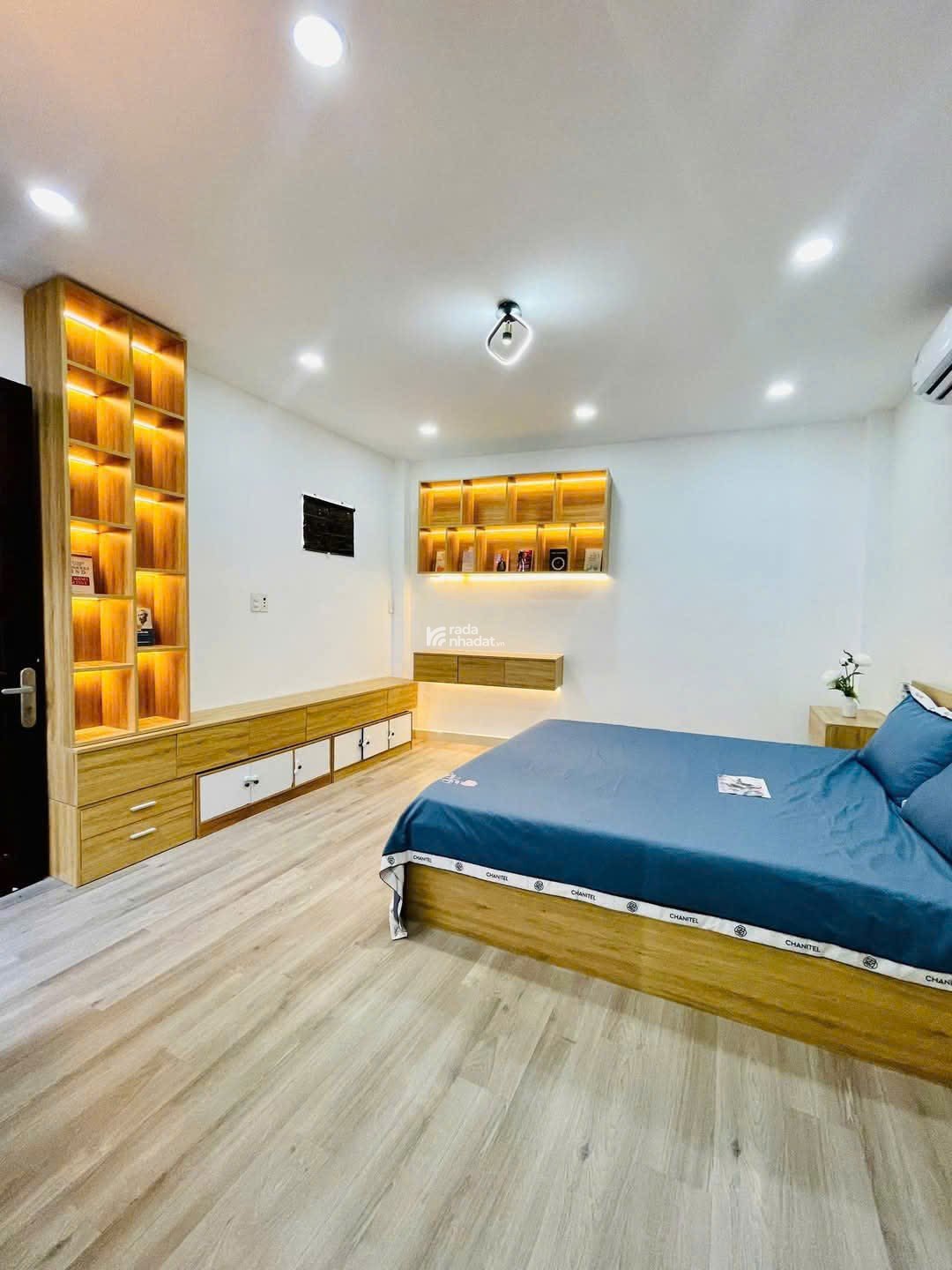 Chính chủ bán gấp nhà 49m2, Đường Phạm Văn Hai, P5, Tân Bình. Hẻm thông 5m xe hơi ra vào