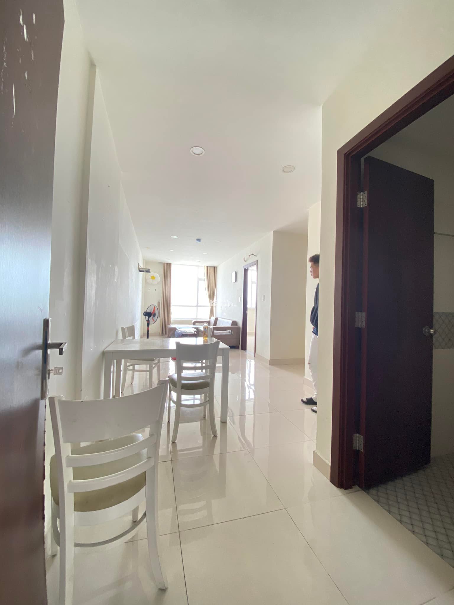 Cho thuê căn hộ 2 phòng ngủ giá chỉ 8 triệu VND tại Xuân Mai Complex