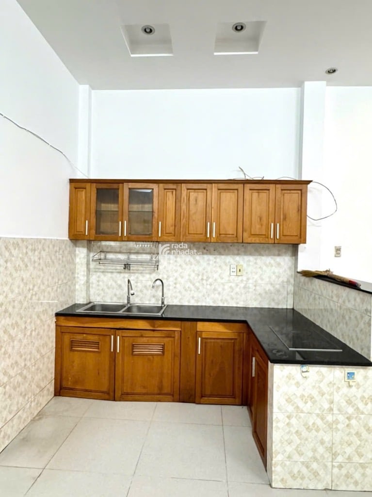 HOÀNG HOA THÁM- PHƯỜNG 5 PHÚ NHUẬN- 3 TẦNG- 4.1*16M- 8 TỶ 9