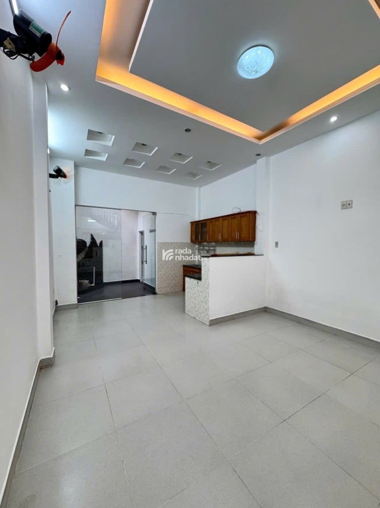 HOÀNG HOA THÁM- PHƯỜNG 5 PHÚ NHUẬN- 3 TẦNG- 4.1*16M- 8 TỶ 9