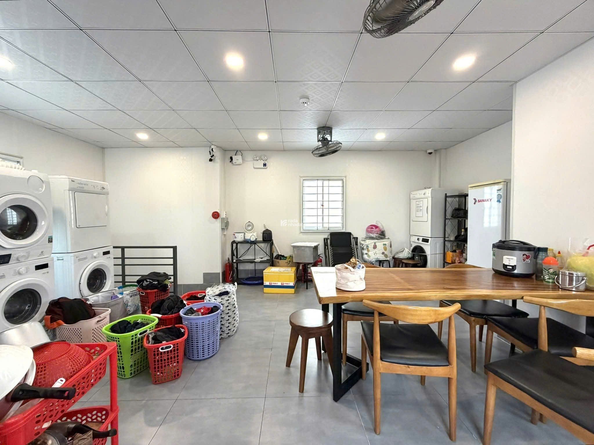 DÒNG TIỀN 70TR/THÁNG - NHÀ 4 TẦNG 66m2 SAU LƯNG ĐH HUTECH - 13.9 TỶ