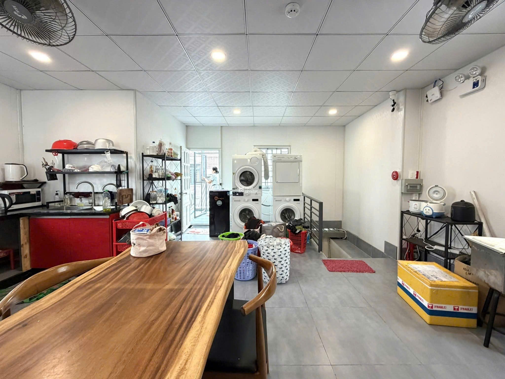 DÒNG TIỀN 70TR/THÁNG - NHÀ 4 TẦNG 66m2 SAU LƯNG ĐH HUTECH - 13.9 TỶ