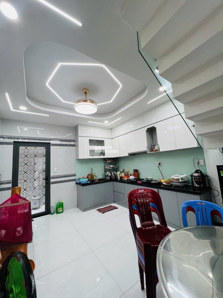  HẺM VIP  HƯƠNG LỘ 2 THÔNG - NGAY 4 XÃ - KO LỘ GIỚI - 5 TẦNG SIU ĐẸP MỚI TINH - 54M2 