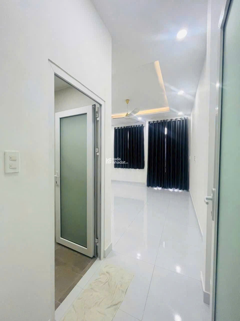 CHO THUÊ NHÀ HẺM XE TẢI GẦN VẠN PHÚC, KDC LỘC VỪNG, 1 TRỆT 2 LẦU, 4PN, 15TR.