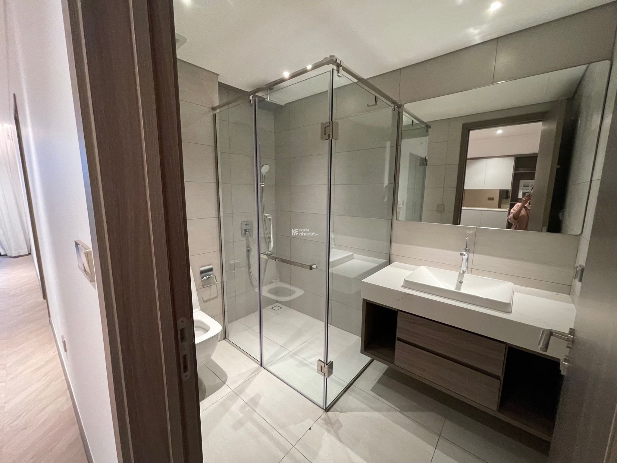 Bán căn góc N03T3 N03T4 Ngoại Giao Đoàn ban công Đông view thoáng, sẵn sổ, xem nhà 24/7 miễn phí
