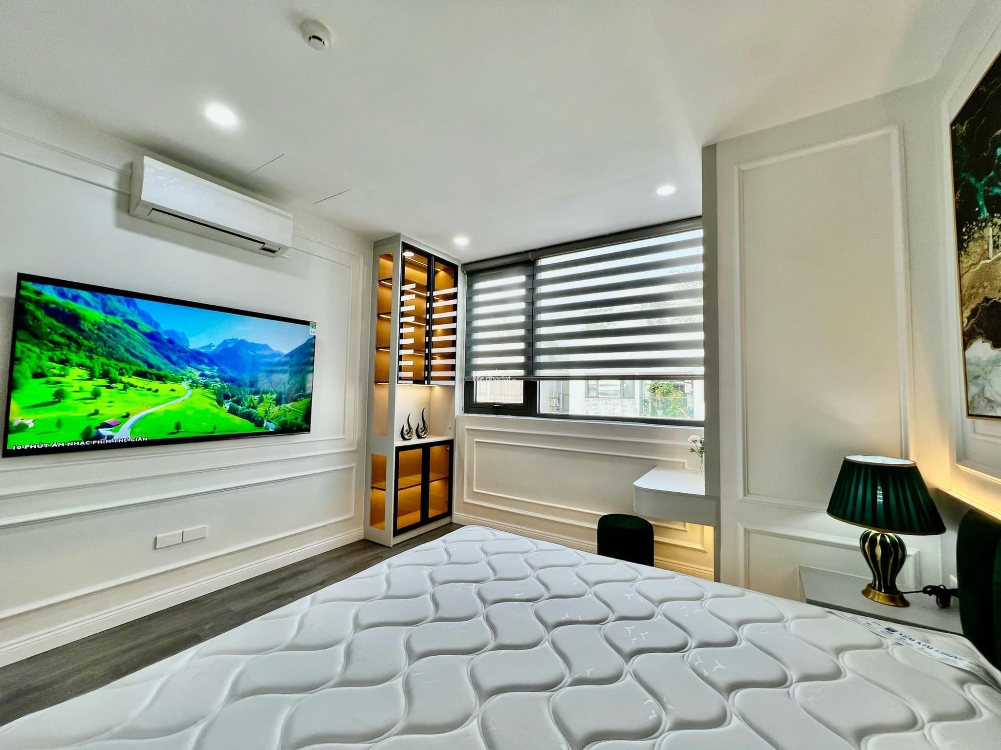 Bán căn góc N03T3 N03T4 Ngoại Giao Đoàn ban công Đông view thoáng, sẵn sổ, xem nhà 24/7 miễn phí