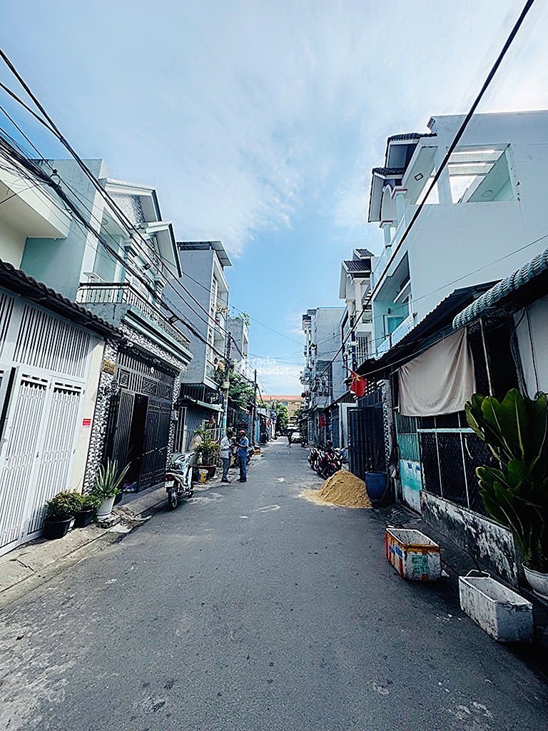 Bán nhà đướng phạm đăng giảng  gần lê trọng tấn  AEON tân phú