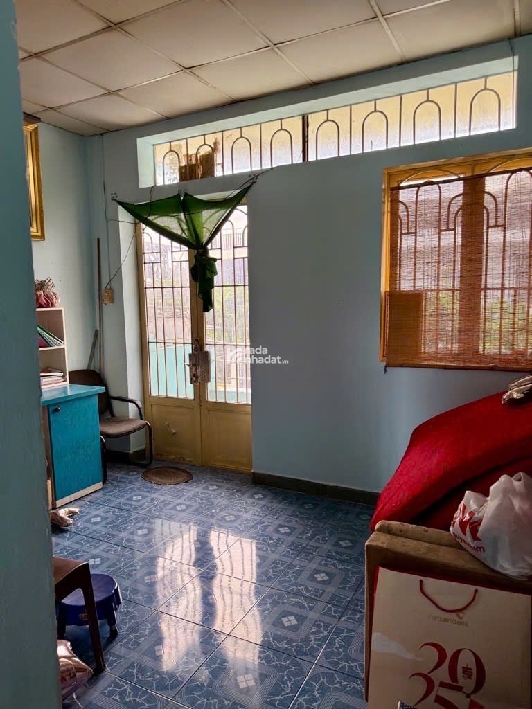 Bán nhà đường trước nhà 10m ô tô quay đầu ngang 4.2m dài 14m nhà 2 tầng 2 phòng chỉ 7 tỷ