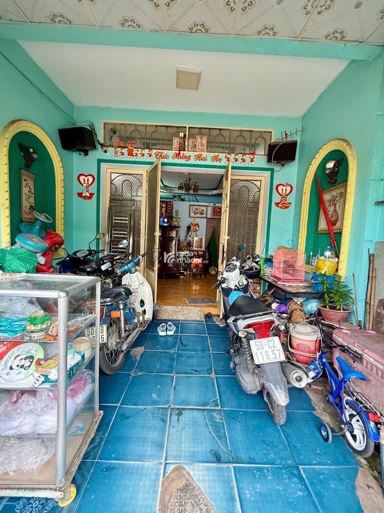 Bán nhà đường trước nhà 10m ô tô quay đầu ngang 4.2m dài 14m nhà 2 tầng 2 phòng chỉ 7 tỷ