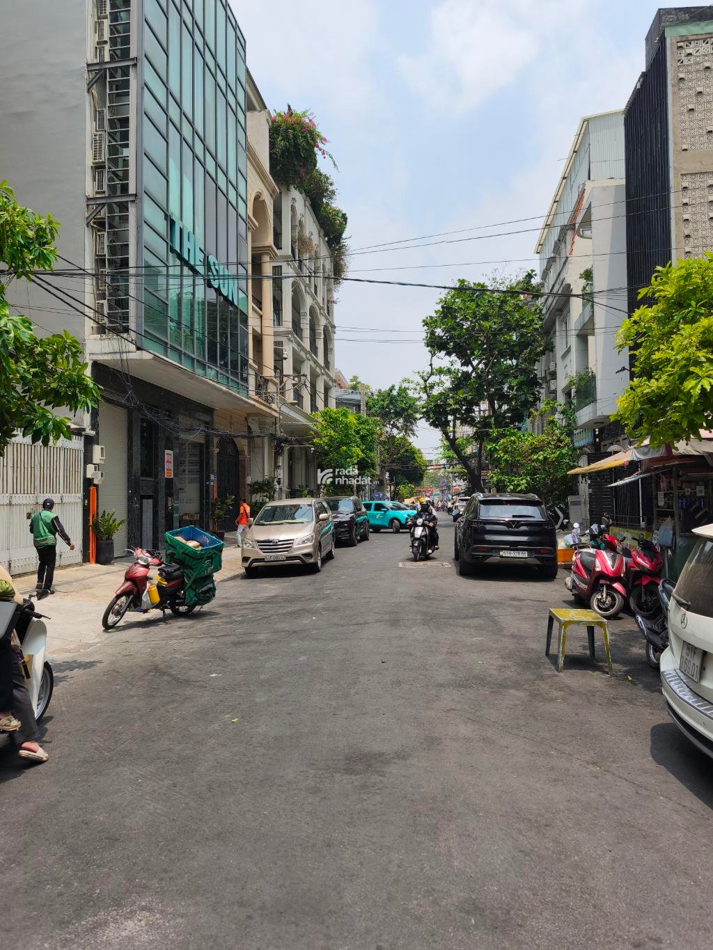TÒA NHÀ 6 TẦNG GẦN NGÃ TƯ HÀNG XANH, DÒNG TIỀN KHỦNG 4tỷ/n 12X20 CHỈ 90 TỶ.