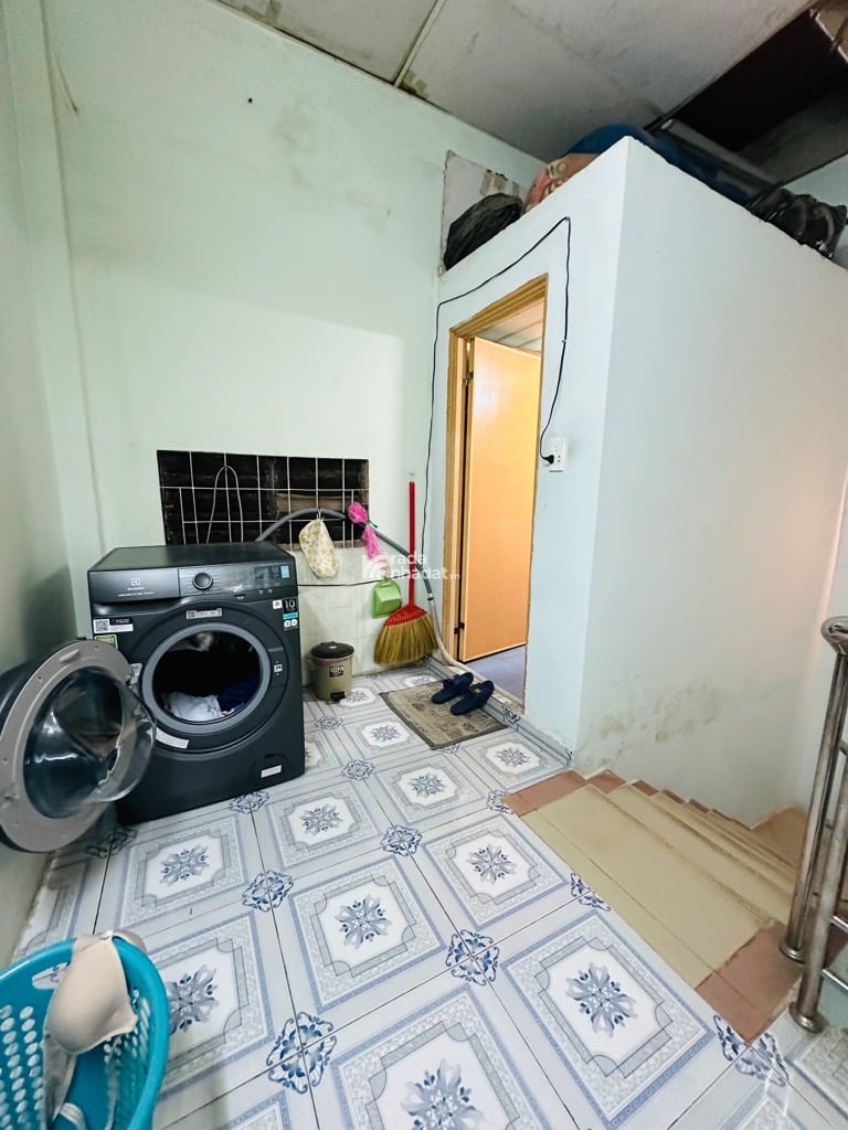 HẺM XE HƠI SÁT NHÀ, LẠC LONG QUÂN, TÂN BÌNH, 38M2 CÓ KC Ở NGAY. GIẢM 350TR CHỈ CÒN 4.23T TL 