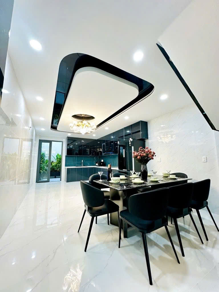 BÁN NHÀ TÂN HOÀ ĐÔNG,OTO VÀO NHÀ,THANG MÁY (4m x 18m x 5 TẦNG) 8,9 TỶ TL