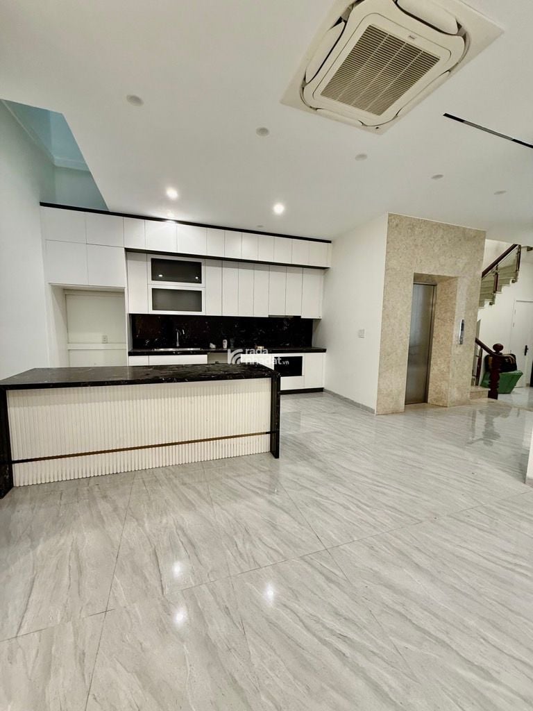 BIỆT THỰ - 4 TẦNG- THANG MÁY - QUẬN 5- NGUYỄN CHÍ THANH-DT: 8X20M- 33 TỶ